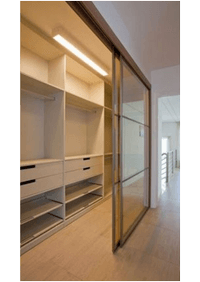 Линейная гардеробная комната с дверями купе Бердск